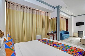 Fabhotel Iconic Residency