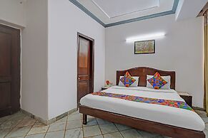 Fabhotel Iconic Residency