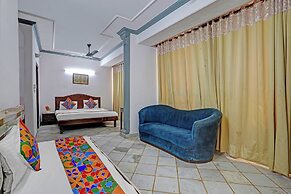 Fabhotel Iconic Residency