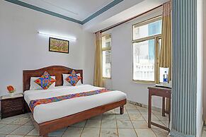 Fabhotel Iconic Residency