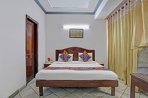 Fabhotel Iconic Residency