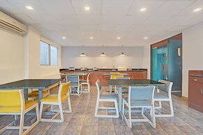 Fabhotel Slr Residency