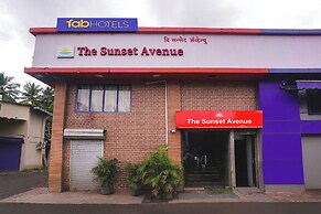 Fabhotel The Sunset Avenue