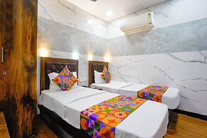 Fabhotel The Sunset Avenue