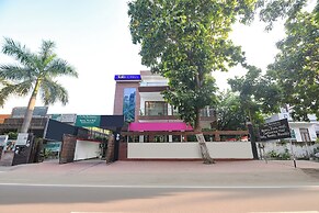 Fabhotel Tulip Residency