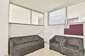 Fabhotel Raas Inn