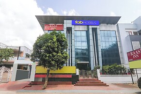 Fabhotel Raas Inn