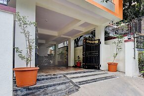 Fabhotel Aura Suites