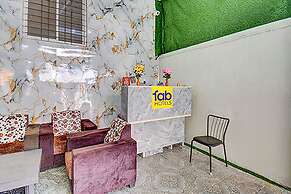 Fabhotel Pink House