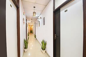 Fabhotel Lotus Inn