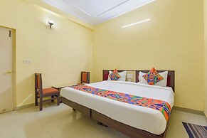 Fabhotel Rajlaxmi Palace