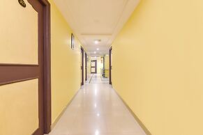Fabhotel Rajlaxmi Palace