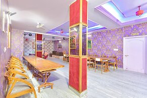 Fabhotel Rajlaxmi Palace