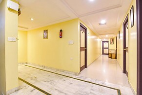 Fabhotel Rajlaxmi Palace