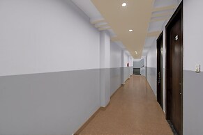 Fabhotel Family Inn