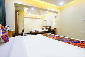 Fabhotel Sheen Residences