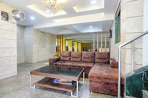 Fabhotel Sheen Residences