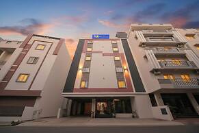 Fabhotel Larana