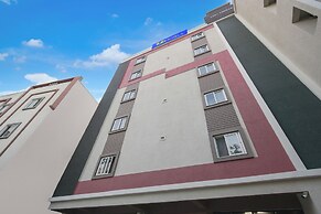 Fabhotel Larana