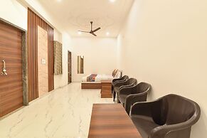Fabhotel Radhy Sham