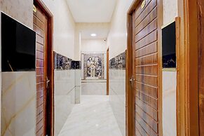 Fabhotel White Star Residency