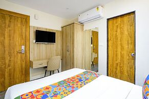 Fabhotel Cosmos Green