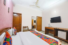 Fabhotel The Paradise