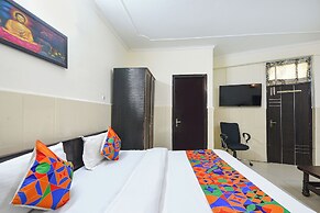 Fabhotel Shiv Palace