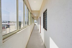 FabHotel Royal Inn Dehu