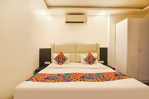 Fabhotel Red Apple