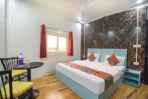 Fabhotel Red Apple