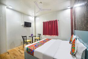 Fabhotel Red Apple