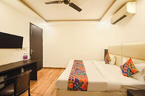 Fabhotel Red Apple