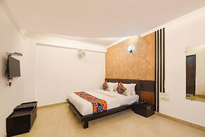 Fabhotel Golden Palm