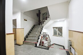 Fabhotel Golden Palm
