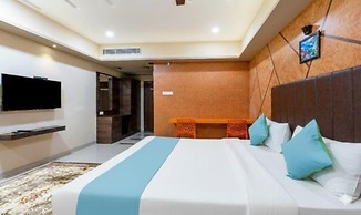 Fabhotel D Grand