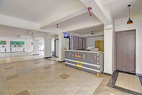 Fabhotel Panchsheel Crown