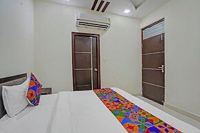 Fabhotel The Taj Majestic
