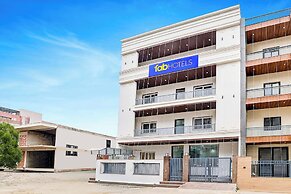 Fabhotel Expo Centre Inn
