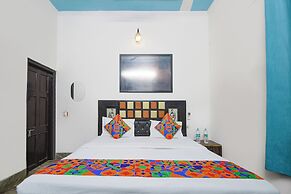 Fabhotel Decent