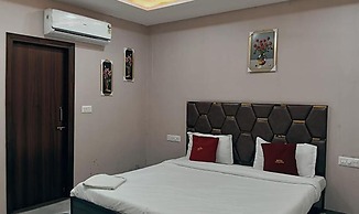 Fabhotel Radha Madhav