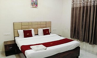 Fabhotel Radha Madhav