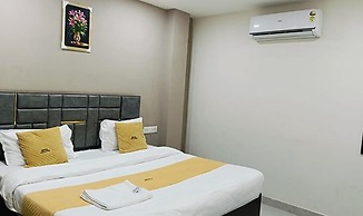 Fabhotel Radha Madhav