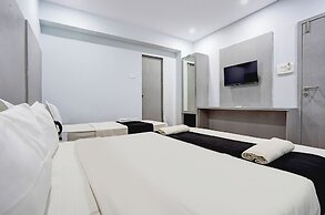 Fabhotel Freedom Star