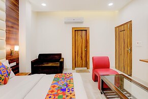 Fabhotel The Elegant