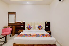 Fabhotel The Elegant