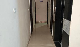Fabhotel Moon Stay Inn