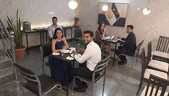 Fabhotel Kanchan Palace