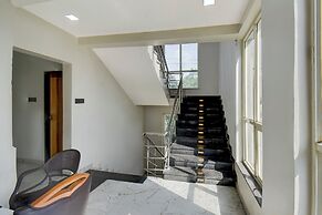 Fabhotel Delight Inn