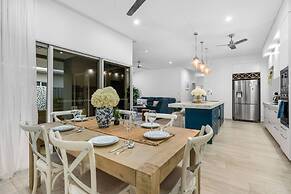 Zenhouse Solstice Designer 4-br Executive Retreat